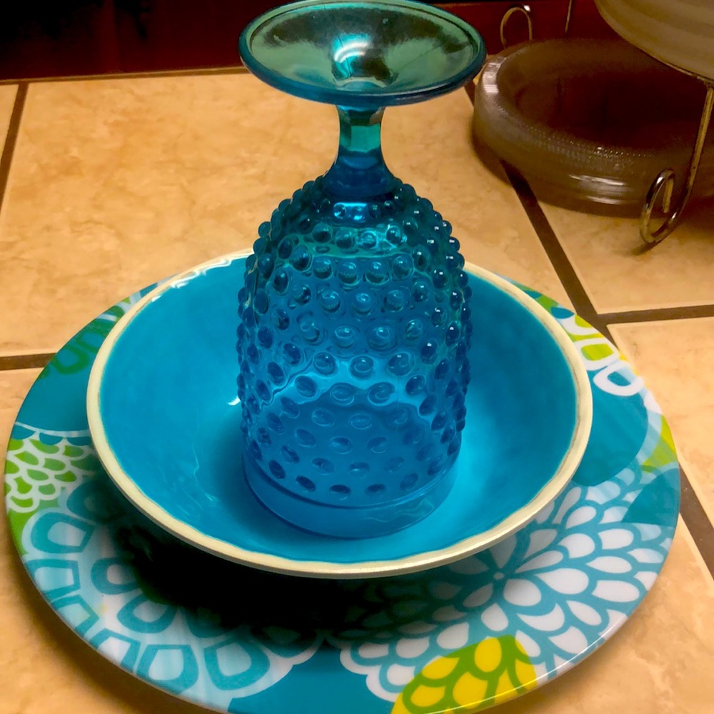 ITEM HAS BEEN SOLD—-Better Homes- dinner summer/spring set